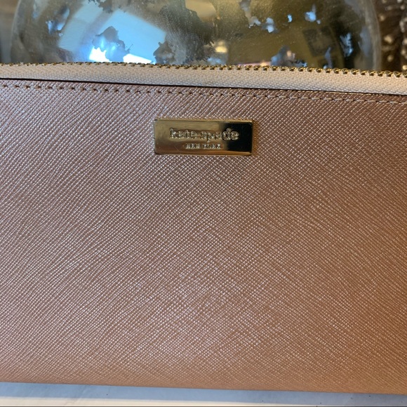 SOLD Kate Spade Zip Wallet Rose Gold - Picture 2 of 4